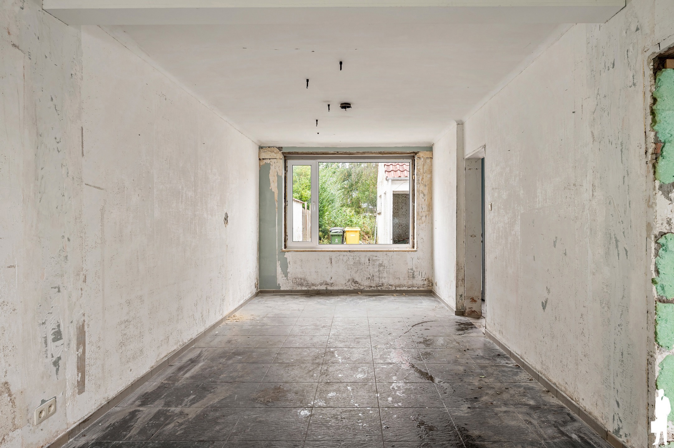 Te renoveren woning met 4 slaapkamers, tuin en bijgebouw in Kalmthout - foto 4