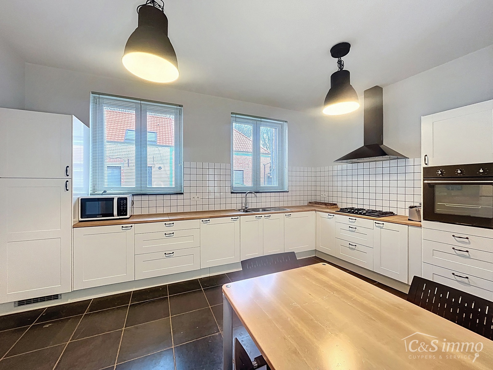 Woning met 3 slaapkamers en aansluitend magazijnruimte met loft - foto 4