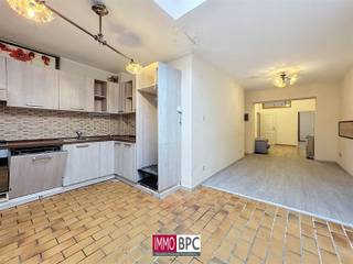 Propriété unique avec espace de bureau et appartement duplex offrant une vue magnifique sur le parc Princesse ClémentineCette propriété...