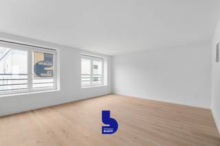 Ontdek dit fenomenale duplex penthouse in de charmante Londenstraat, op een toplocatie in Oostende. Slechts enkele stappen van de...