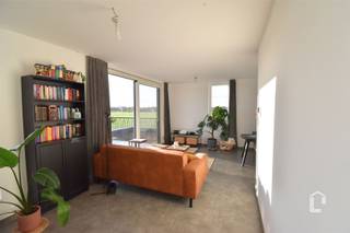 Luxueus, energiezuinig wonen met uitzicht op het groen, op een boogscheut van Gent Deze residentie heeft een ideale ligging nabij verschillende grote...