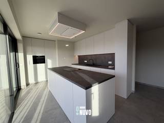 Magnifiek appartement op de 1ste verdieping met historische karakter te Baardegem-Aalst!Het appartement omvat een nachthal, leefruimte met open...