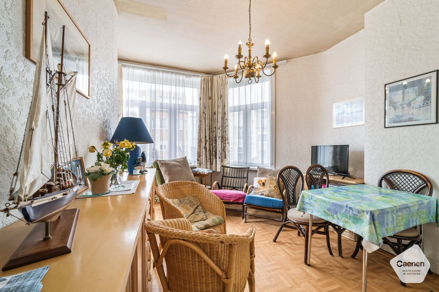 Te renoveren twee slaapkamer appartement op gunstige locatie - foto 2