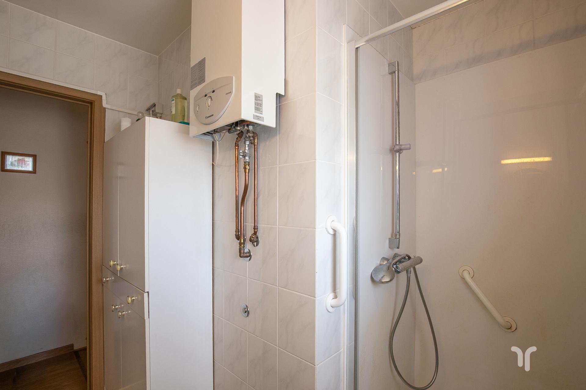 Verzorgde woning met 3 slaapkamers en aparte garage op een rustige ligging. - foto 5
