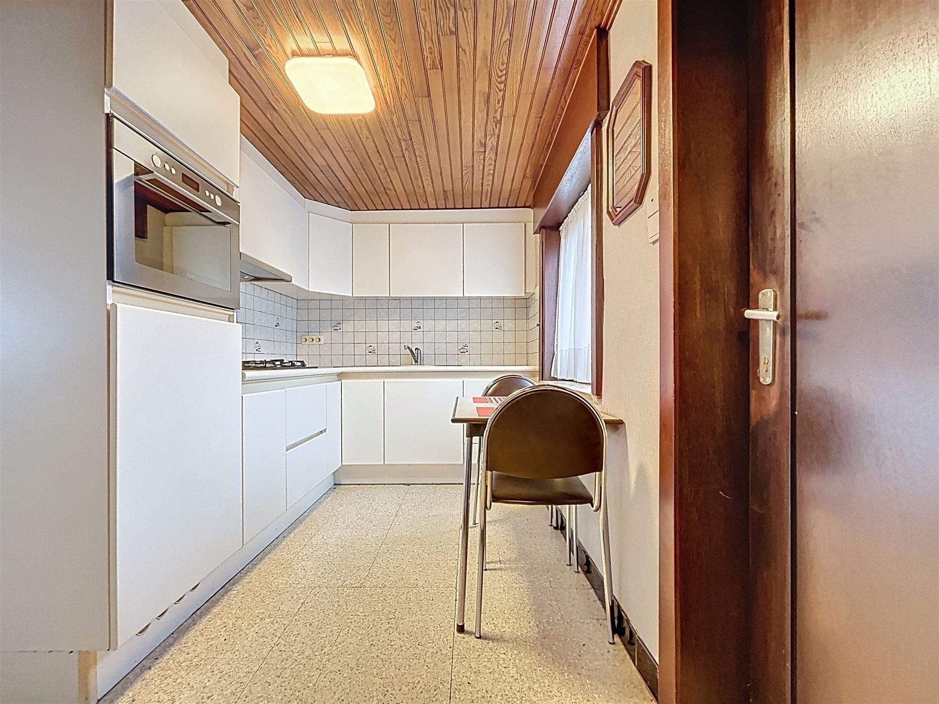 Alleenstaande woning met 2 garages - foto 4