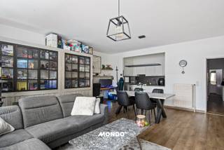 Dit instapklare appartement op de eerste verdieping vormt zowel een ideaal startersappartement als een interessante investering, dankzij de...