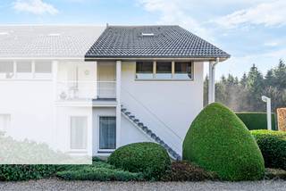 We Invest Malmedy presenteert u met veel plezier deze prachtige duplex met 3 slaapkamers, ideaal gelegen in Francorchamps, op slechts enkele...