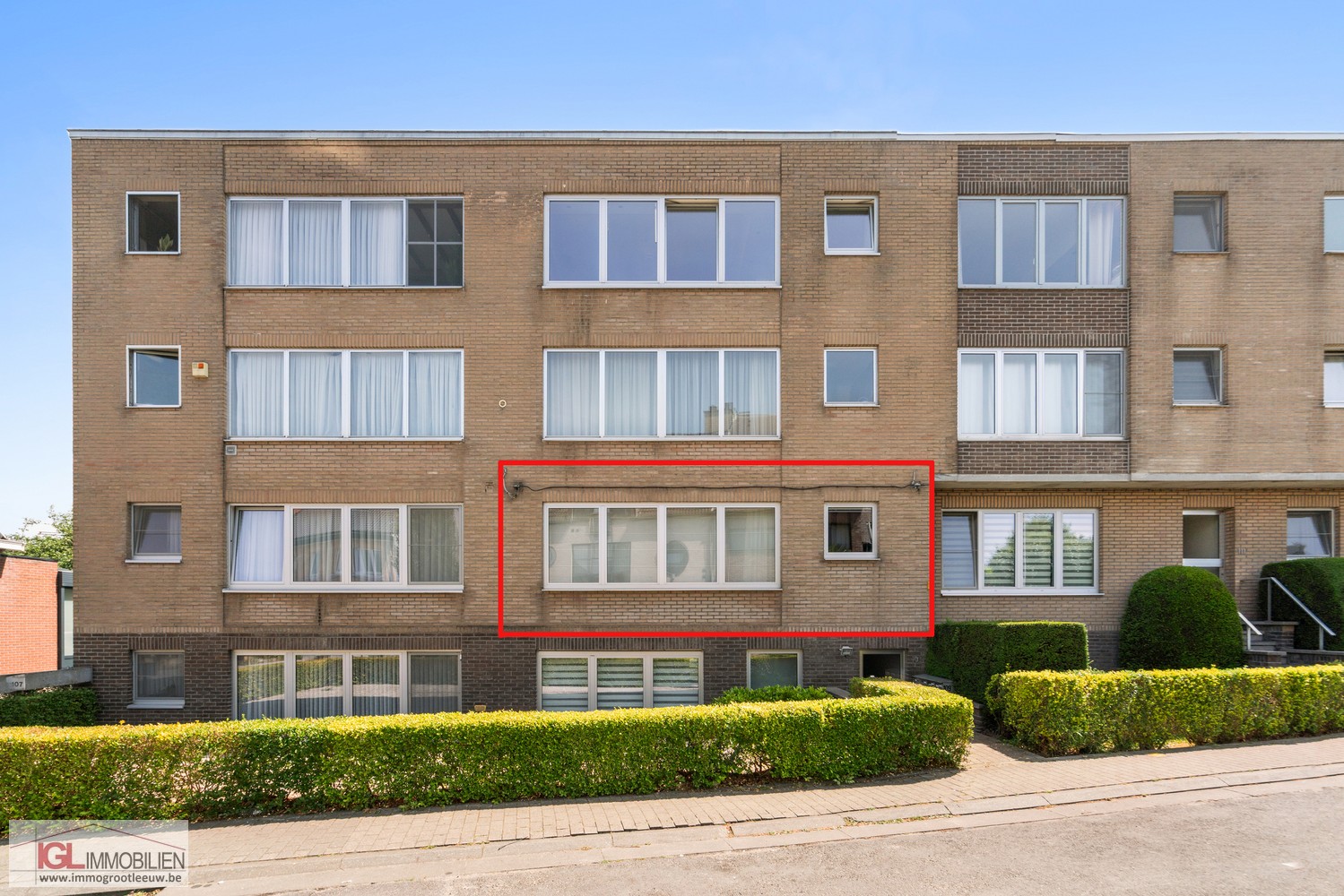 Modern appartement met 2 slaapkamers en garage! - foto 1