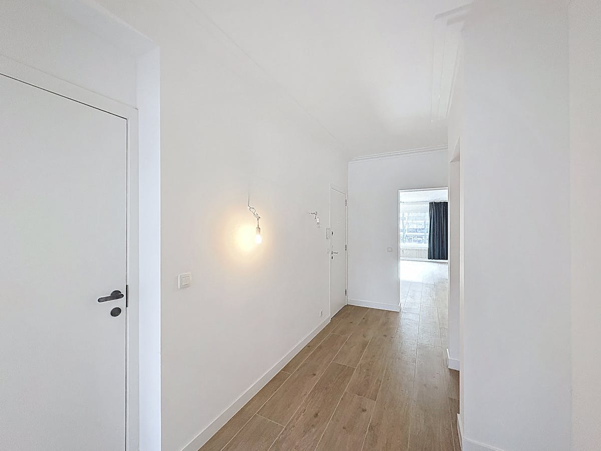 Gerenoveerd appartement met 3 slaapkamers te huur in Berchem - foto 3