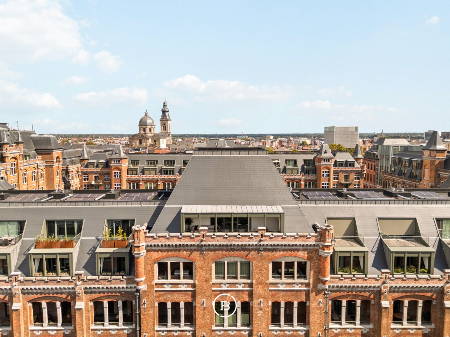 Spacious penthouse in the former Leopold Barracks - photo 4