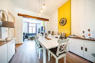 <p>We are pleased to present this charming 2-facade house, ideally located in the heart of Wavre, just steps away from all amenities: shops, schools, train station, bus lines, sports centre and major road access.</p>
<p>The ground floor features an entrance hall, a bright living room, a dining room, a kitchen and a guest WC. On the first floor, a night hall leads to two bedrooms and a bathroom. On the second floor, a second night hall provides access to two additional spacious bedrooms.</p>
<p>Outside, enjoy a terrace and a lovely green garden, perfect for relaxing moments. The property also benefits from a storage cellar.</p>
<p>Available upon deed signing. EPC rating: C.</p>
<p>A rare opportunity in the very heart of Wavre, ideal for a family seeking comfort and convenience!</p>
<p>To receive other exclusive opportunities, contact us! We support you throughout your real estate project, whether for purchasing, investing or selling (free and non-binding valuation).</p>
<p>CONTACT — Tel: 02/319.46.46 - Email: admin.bw.centre@weinvest.be</p>