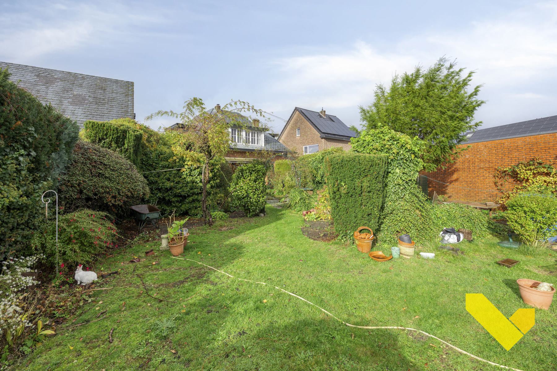 Vrijstaande woning met een grote tuin. - foto 2