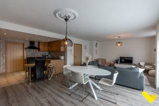 Te Koop: Stijlvol Duplexappartement met Balkon in het Centrum van Tessenderlo-HamBent u op zoek naar een instapklaar appartement met ruimte, licht en...