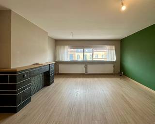 Immo Leolux stelt dit centraal gelegen appartement te huur in Asse.Bij het binnenkomen wordt u verwelkomd in een aangename inkomhal die uitkomt op...