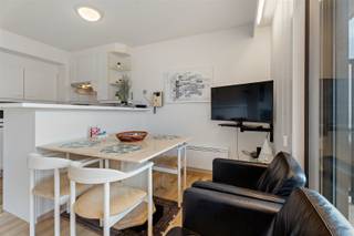 Welkom in residentie Alexandra, waar deze schitterende en ruime studio op jou wacht.Gelegen op een absolute toplocatie, op slechts 150 meter van de...