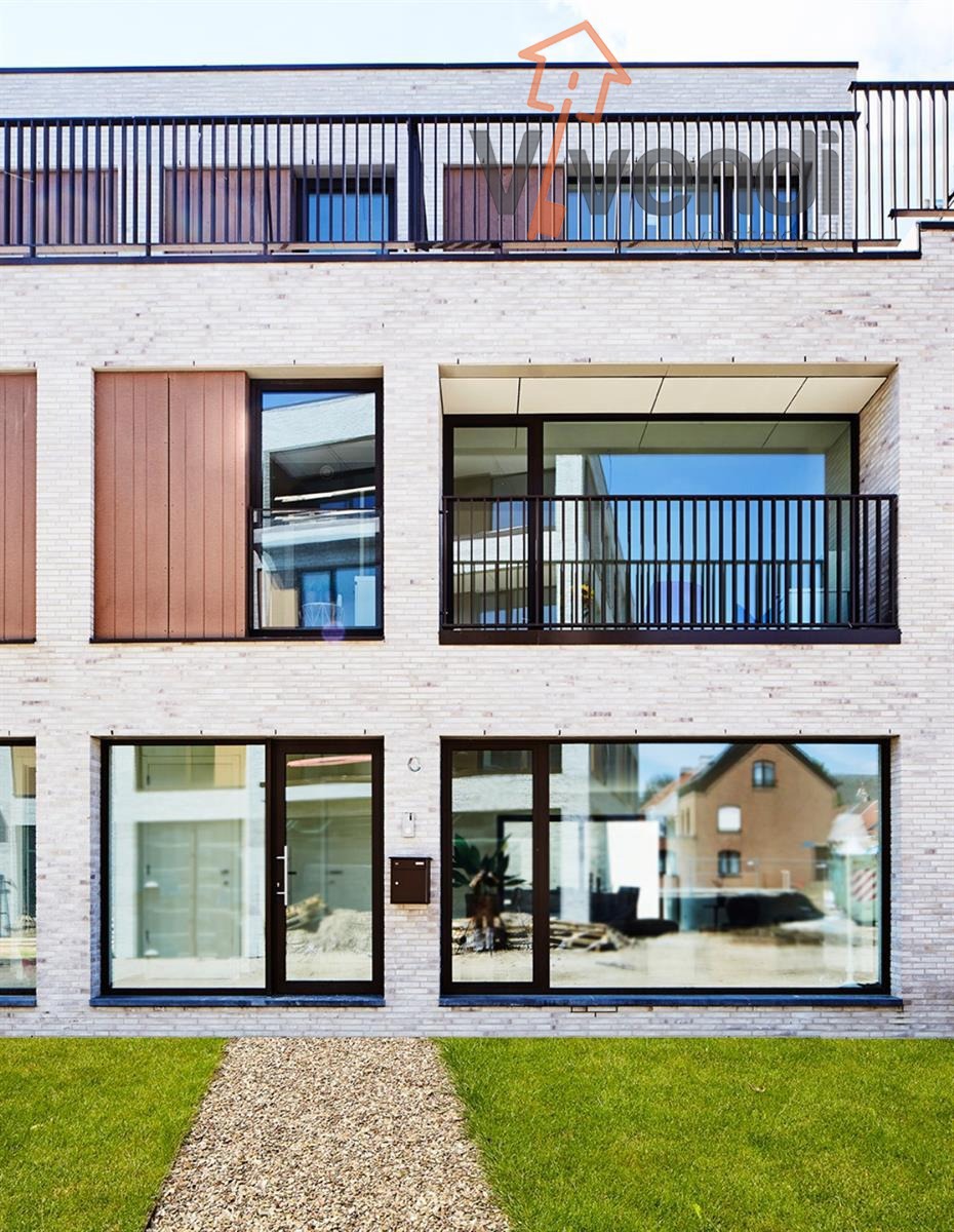 Woning met 3 Slpk en inpandige dubbele parking. - foto 1