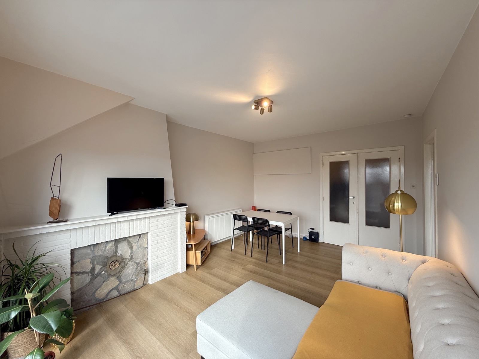 Zongericht en vernieuwd appartement met 2 slpks en terras - foto 4