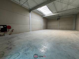 GOUVERNEUR ROPPESINGEL 12, 3500 HASSELT Nieuwbouw KMO-units, zeer centraal gelegen met een vlotte bereikbaarheid te huur in Hasselt. Voorzien van...