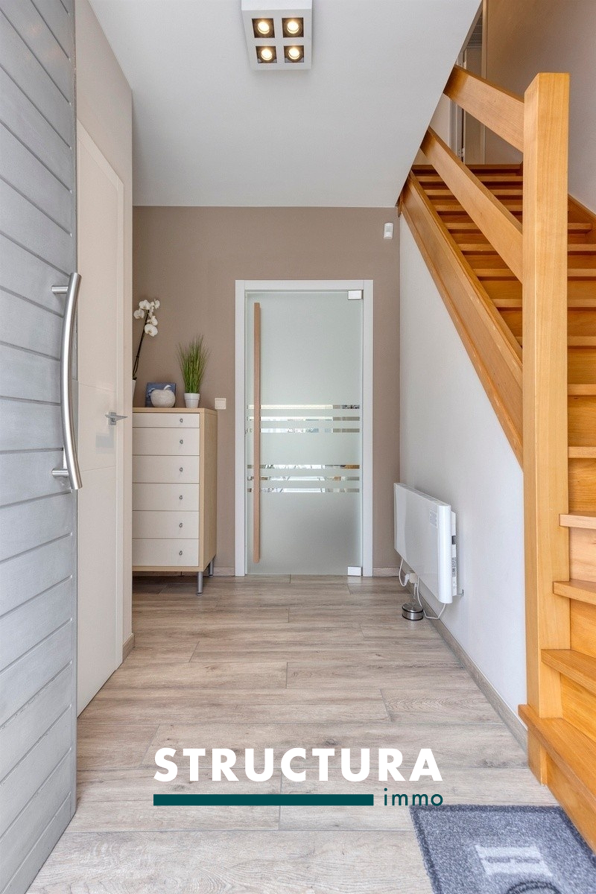Instapklare gezinswoning met 5 slaapkamers, zonnige tuin en 24 zonnepanelen - foto 4