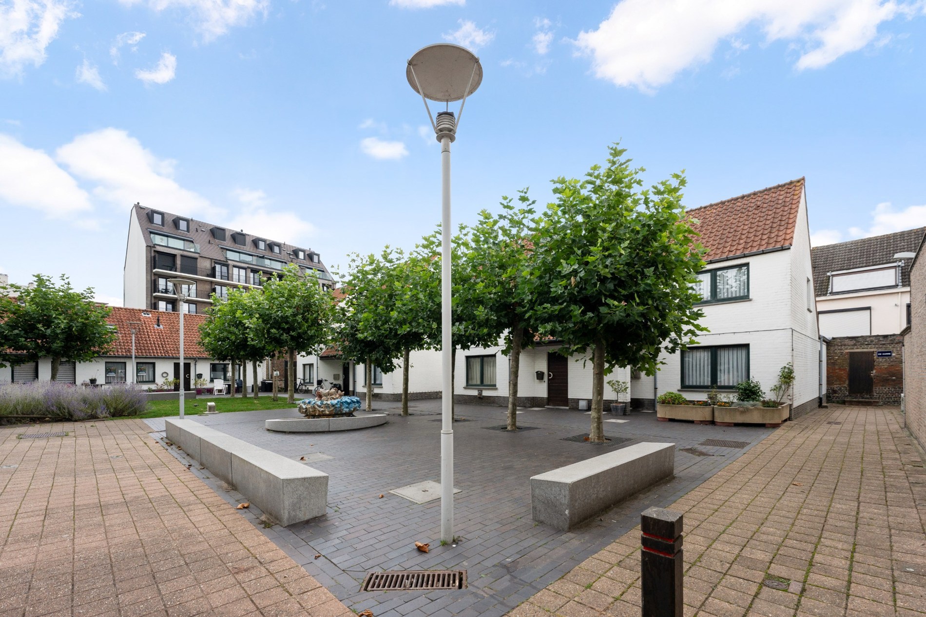 Te renoveren hoekwoning in het centrum van Heist-aan-Zee - foto 3