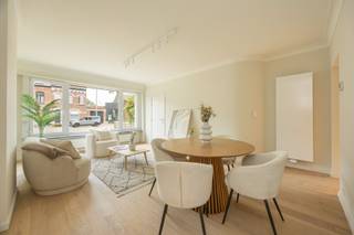 Recent gerenoveerd gelijkvloers appartement met twee slaapkamers en ruime tuin nabij het centrum van Herentals!<br /><br />Nabij het centrum van Herentals bevindt zich dit gerenoveerde gelijkvloers appartement, gelegen in een kleinschalig gebouw met slechts twee wooneenheden.<br /><br />Het appartement werd in 2026 gerenoveerd met kwalitatieve materialen. <br /><br />Bij het betreden van het appartement komen we in de inkomhal met aansluitend de verschillende leefruimtes. De ruime woonkamer sluit aan op de keuken. Via de keuken heeft men toegang tot de ruime tuin aan de achterzijde.<br /><br />Verder beschikt het appartement over een badkamer voorzien van een moderne inloopdouche met regendouchekop, een lavabo en een toilet. Daarnaast is er een praktische berging aanwezig.<br /><br />Het slaapgedeelte omvat twee slaapkamers. De eerste slaapkamer heeft een oppervlakte van ca. 16 m² en de tweede slaapkamer is ca. 15 m² groot. Beide slaapkamers zijn bereikbaar via de centrale gang.<br /><br />Een absolute troef van dit appartement is het ruime terras met aansluitende privatieve tuin van ca. 115 m², waardoor u hier optimaal kunt genieten van de buitenruimte. Het terras sluit rechtstreeks aan op de keuken.<br /><br />Belangrijkst troeven:<br /><br />- Tuin met terras van ca. 115 m²<br />- Kleinschalig gebouw met slechts 2 wooneenheden<br />- Ruime privatieve kelderberging mee inbegrepen<br />- Gunstige locatie nabij het centrum van Herentals<br />- Goede bereikbaarheid met wagen en openbaar vervoer<br /><br />77m² bewoonbare oppervlakte (cfr. EPC).<br /><br />Wenst u een bezoek of meer informatie? Dan kan u ons steeds contacteren via info@dvarealestate.be of via 03/297.00.00.