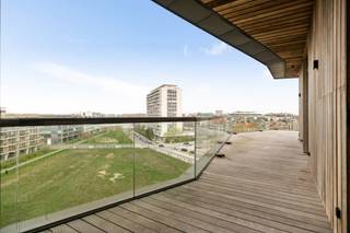 Welkom in jouw nieuwe thuis! Op de bovenste verdieping van het iconische, architecturale gebouw “The Residence”, ontdek je deze...