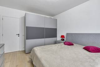 Dit prachtig gerenoveerd appartement te koop in Antwerpen is gelegen op de Italiëlei. Het appartement heeft 2 slaapkamers en beschikt langs...