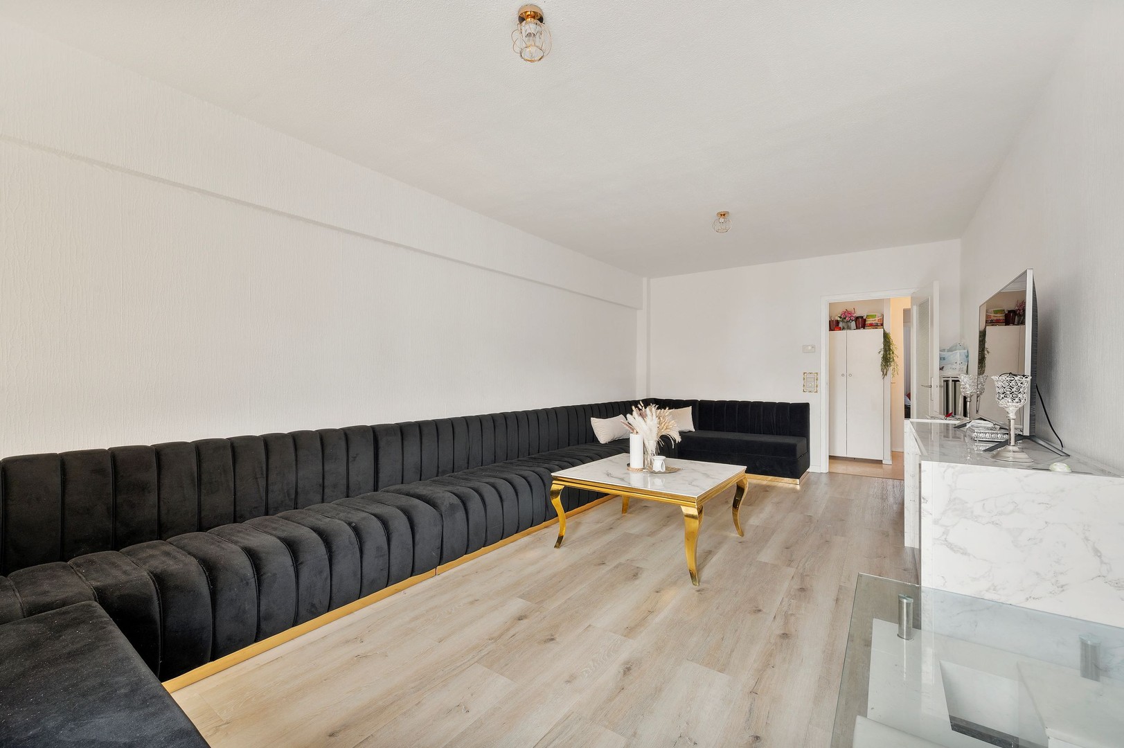 Energiezuinig en gezellig verhuurd appartement met 2 slaapkamers en balkon achteraan nabij het station van Kortrijk - foto 4