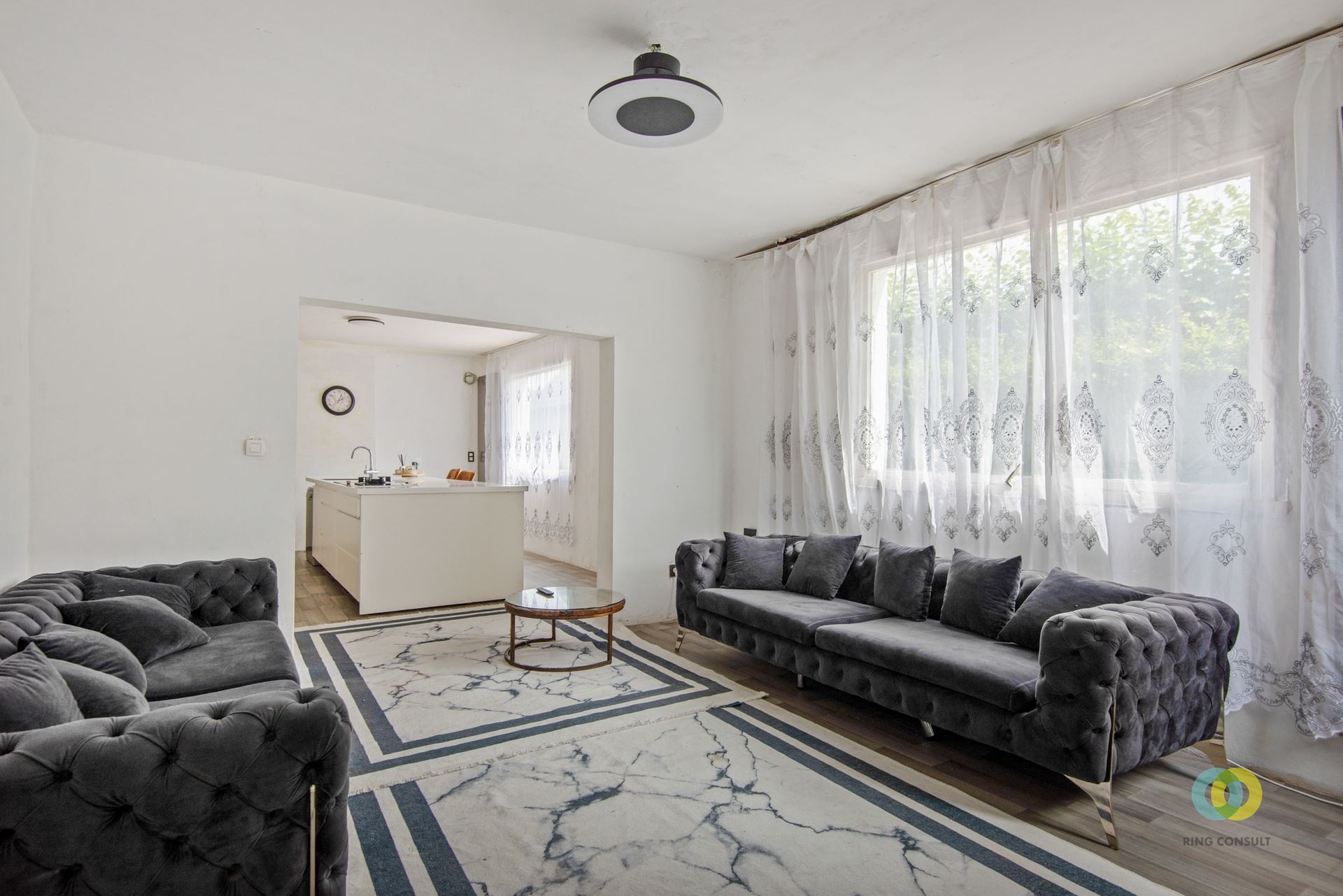 Maison à rénover avec projet d'agrandissement autorisé sur un terrain de 1 147 m² - photo 4