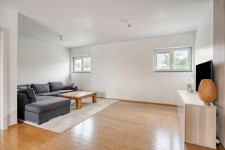 This spacious duplex apartment with 2 bedrooms in Affligem is ideally located close to all amenities and offers a comfortable living space...