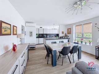 Type de vente : Viager occupé sur une tête.  Mme est née en mars 1957      ( 68 ans) Profitez de cette opportunité d'investissement à long terme,...