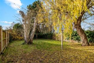 Welkom in deze charmante woning, gelegen in Asper( Gavere), een ideale familiewoning met veel potentieel en karakter. Deze woning beschikt maar...