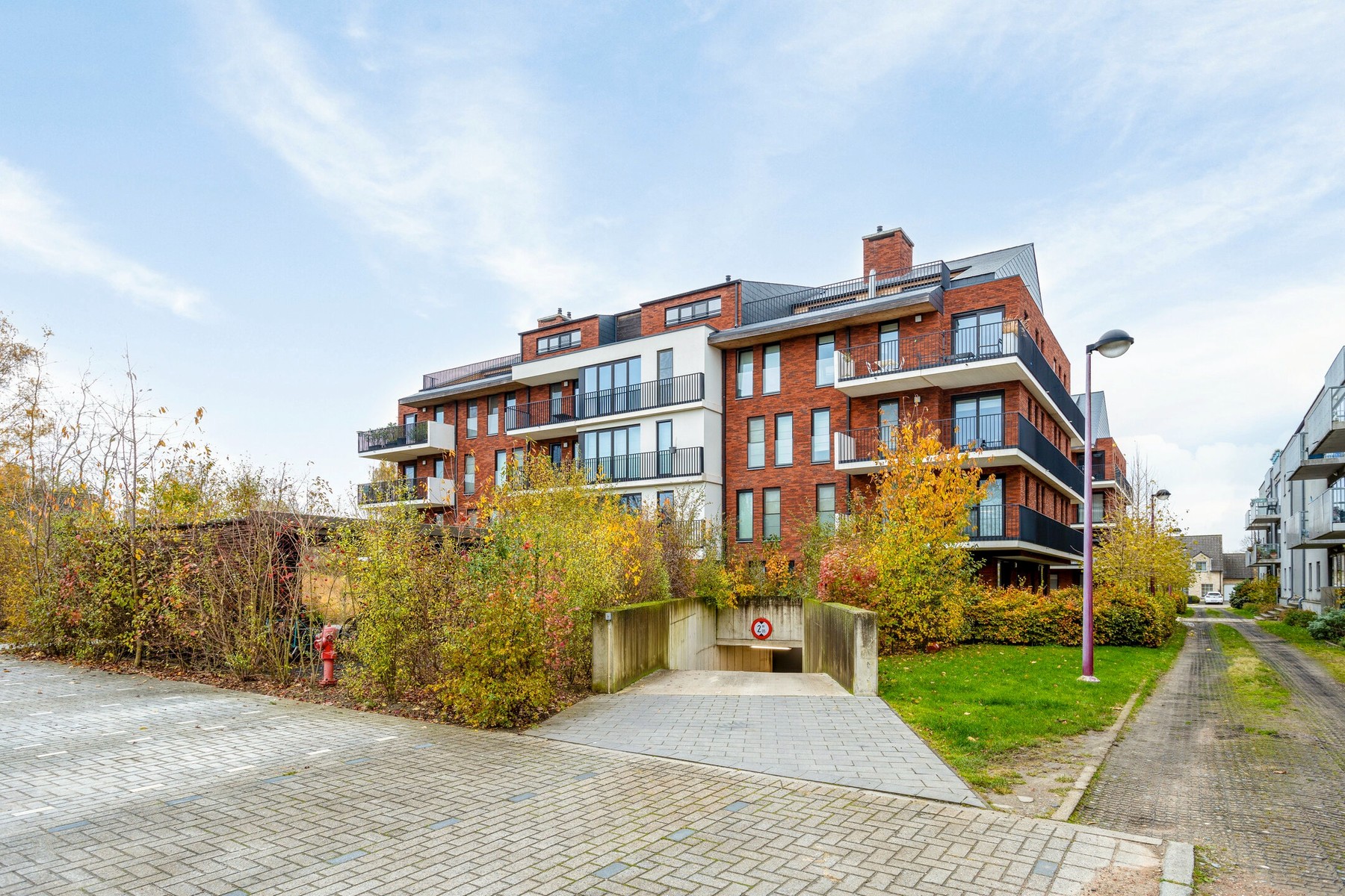 Appartement met 2 slpks, staanplaats en berging - foto 1