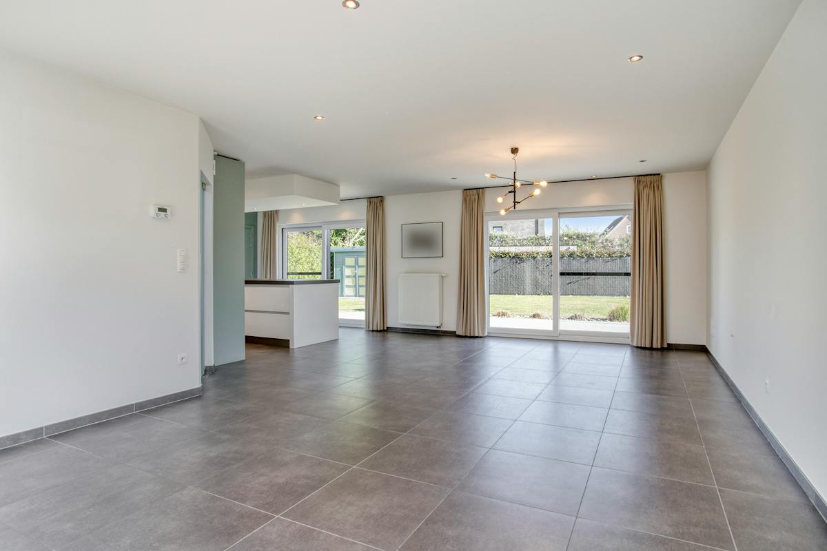 Ready to move in, open building with sunny garden and top location - photo 4