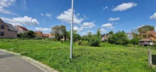 Voor een bezoek of meer info bel 054 69 39 34 - BOUWGROND VOOR HOB - In een rustige straat bevindt zich deze bouwgrond(Lot 4) voor HOB op een...