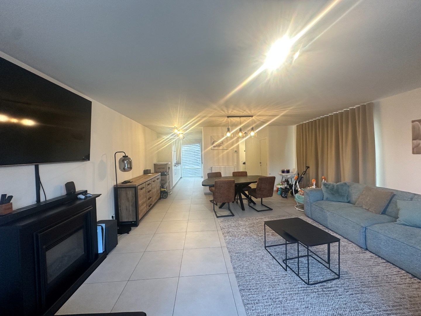 Centraal gelegen nieuwbouwwoning met drie slaapkamers - foto 4