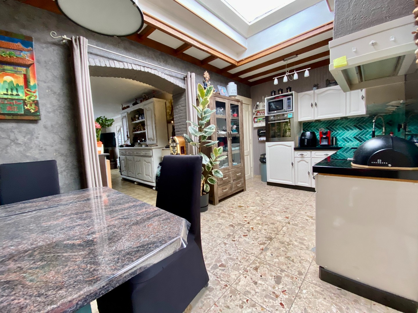 Schitterend gelegen woning met 3 slpkmr, kkn, bdkr, veranda, tuin, garage met uitweg achteraan - foto 2