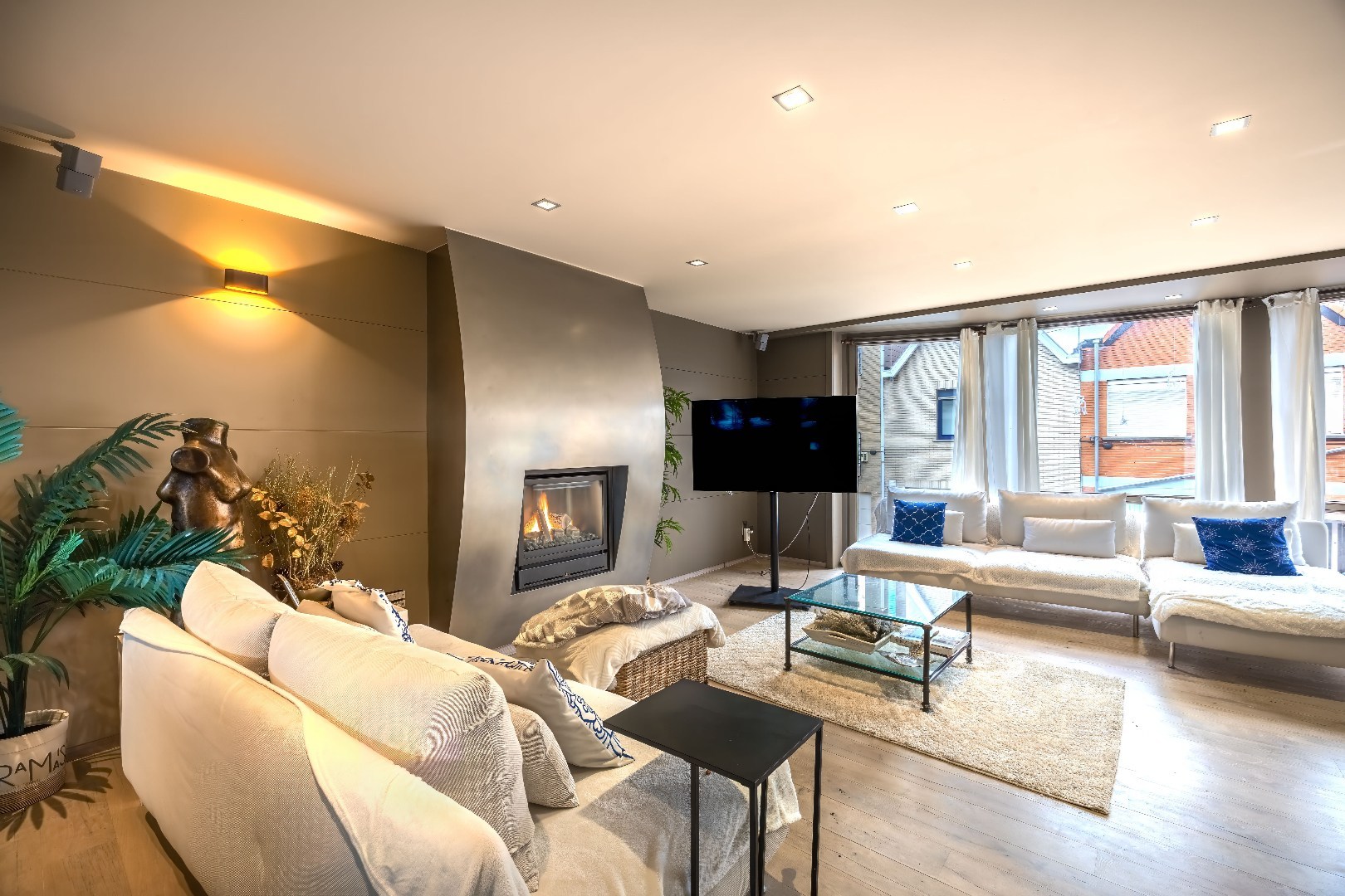 Prachtige woning met dubbele garage en tuin - foto 4