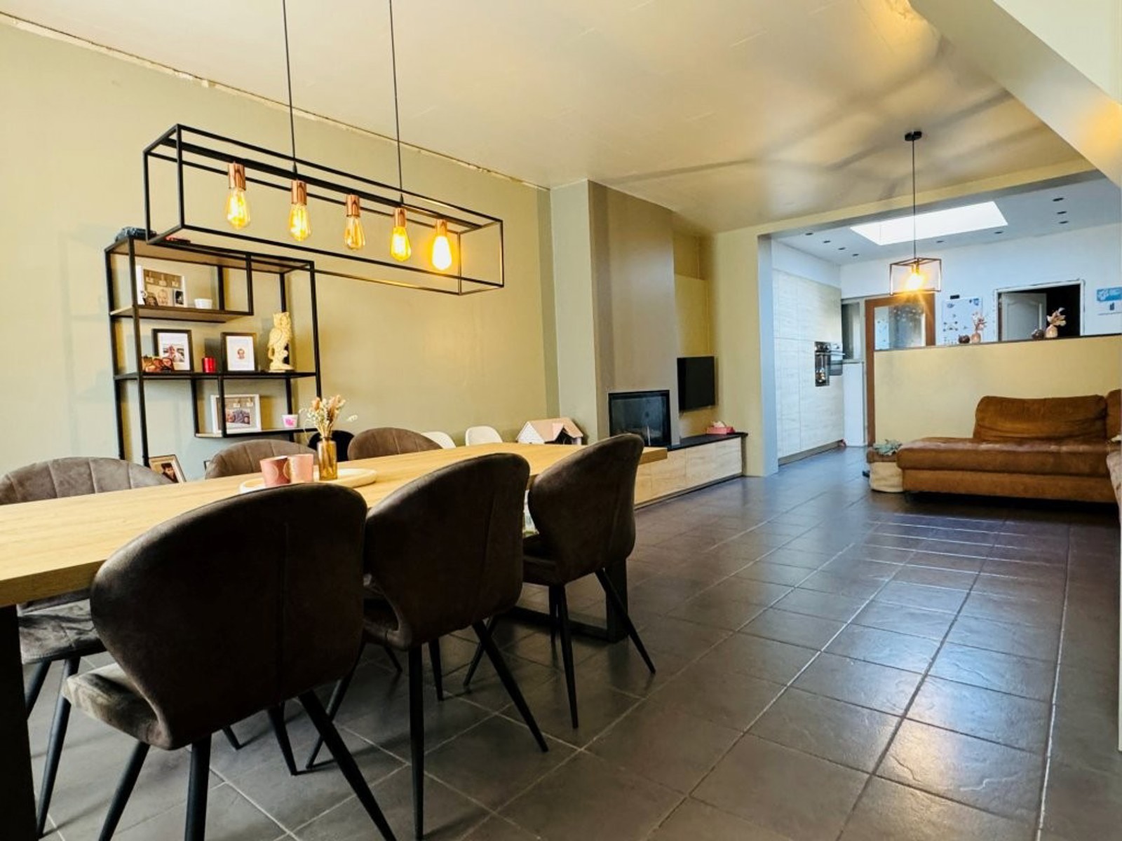 Te renoveren woning met 2 slaapkamers en tuin. - foto 2