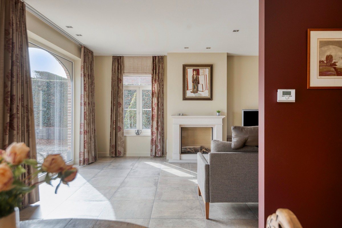 Ruime villa met prachtig aangelegde tuin in een rustige omgeving - foto 4