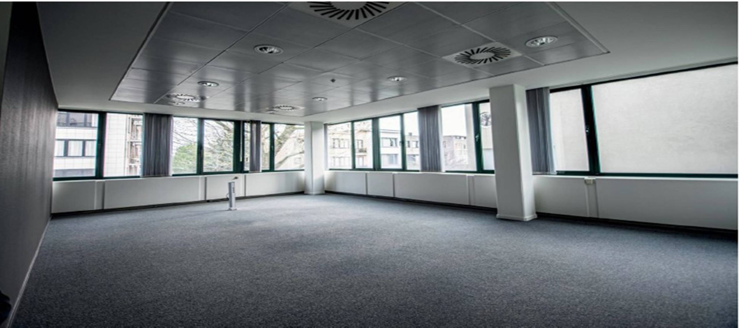 Commercial for rent in Antwerp - photo 2