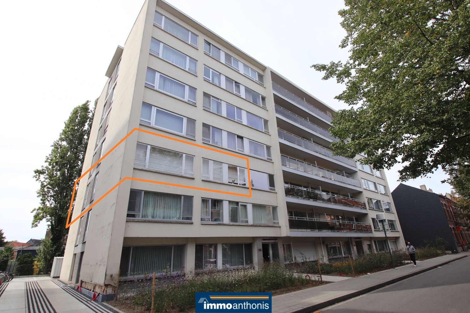 Zeer ruim appartement met lang terras en autostaanplaats - foto 1