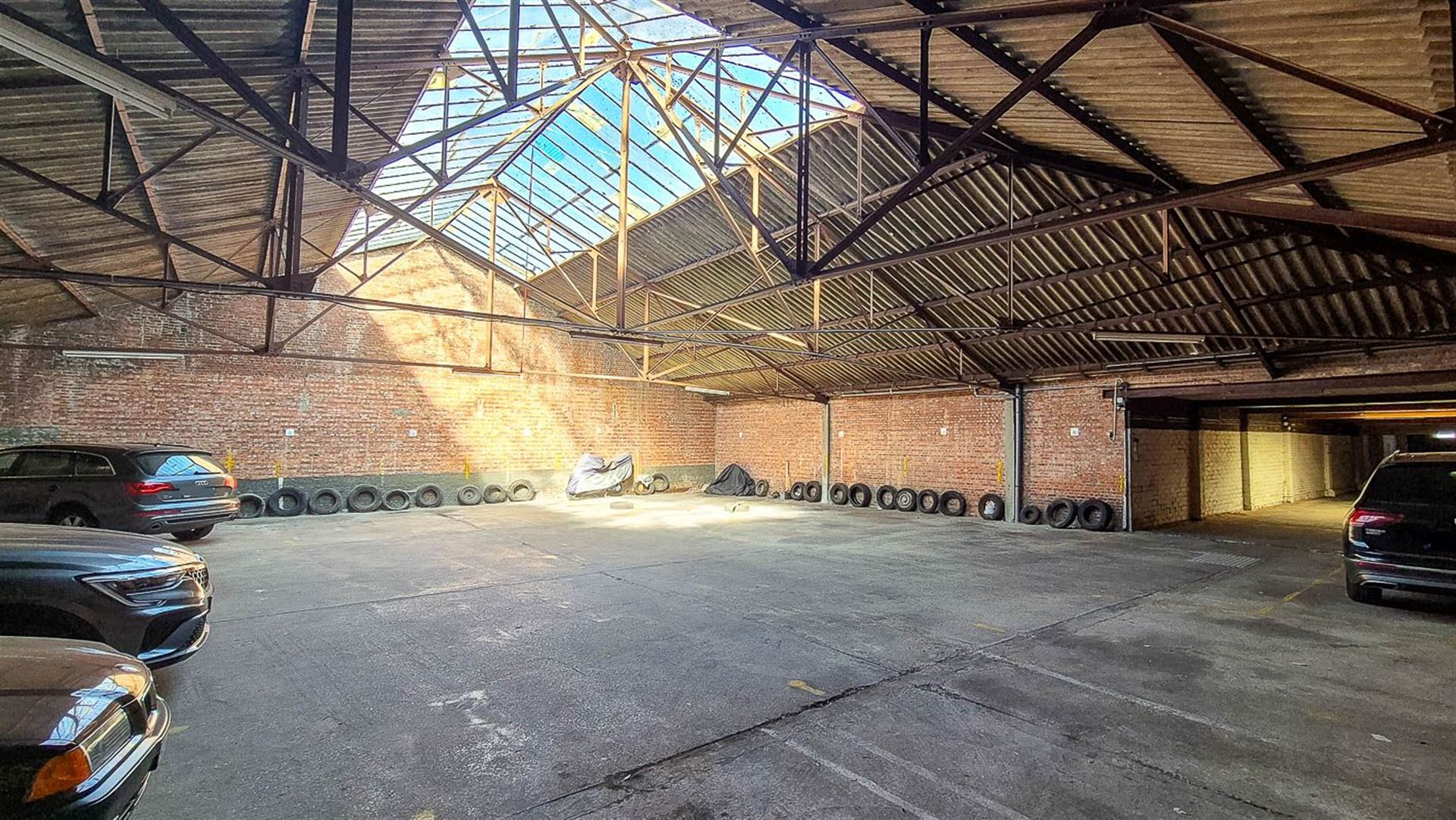 1-slaapkamer appartement en magazijn 540 m² - foto 5