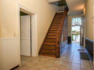 Are you looking for a unique renovation project with endless possibilities? Look no further! This former rectory on an exceptional 4,057 m² plot...