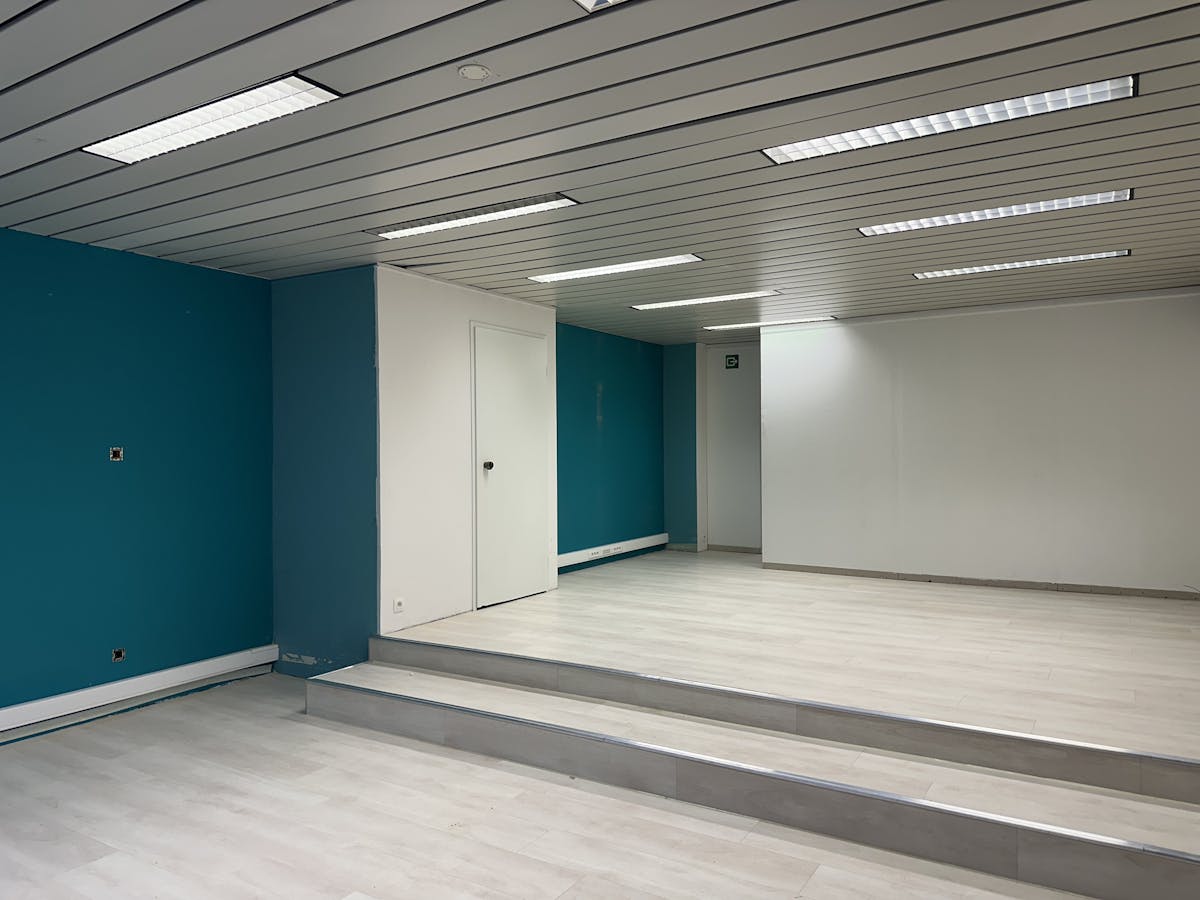 Espace commercial à louer dans un emplacement privilégié à Genk — env. 65 m² - photo 3