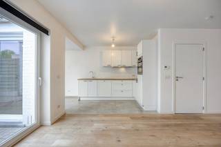 Kom deze woning ontdekken tijdens de Pre-sale op donderdag 04/06 tussen 17u30 en 19u, enkel op afspraak! Totaal gerenoveerd huis met 3 kamers te...