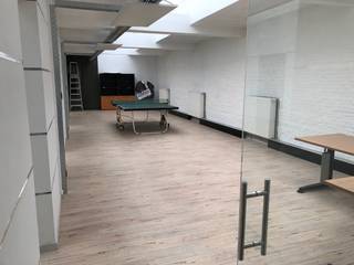 Kantoorgebouw / magazijn in verschillende units, aan 10€/m2maand.Mogelijkheid om een deel te huren. Inrichting kan eventueel door verhuurder...