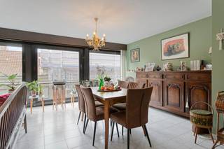 Dit verzorgde 2-kamerappartement, gelegen op het tweede verdiep, bevindt zich op een centrumlocatie, op wandelafstand van winkels en horeca...