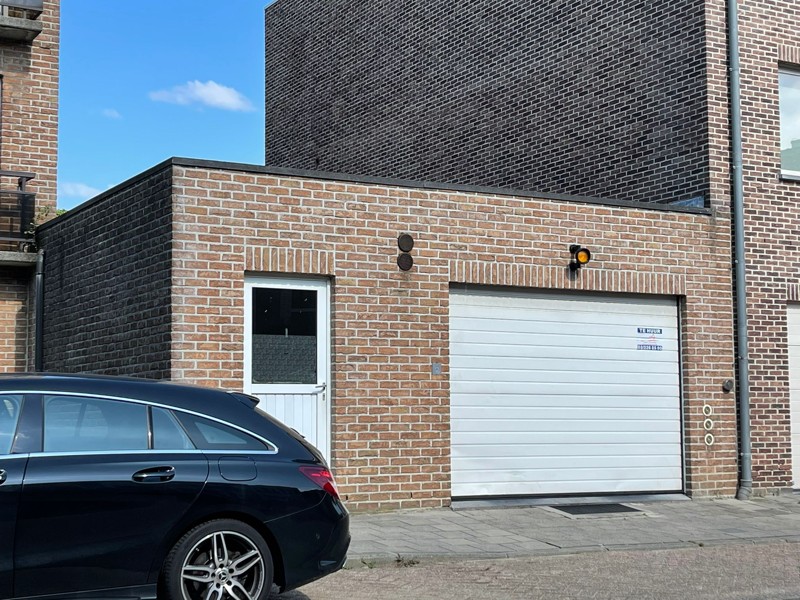 Autostaanplaats op centrale ligging in overdekte parking.Maximale inrijhoogte 1,85 meter.P3