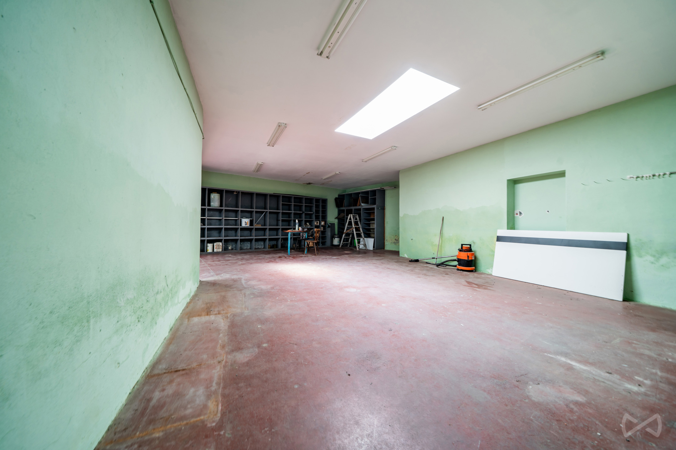 Commercial for sale in Molenbeek-Saint-Jean - photo 4